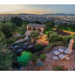 elegant-stone-driveway-quaint-pathways-connect-estate