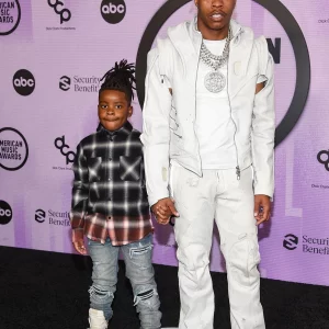 lil-baby-american-music-awards-2022_03